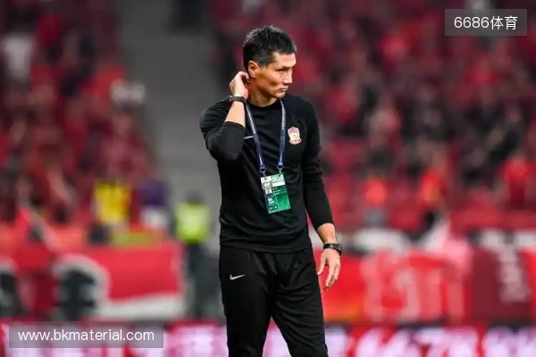 邵佳一探班U22国足重逢老友 9人归来鲁沪新星伤退 邵佳一探班U22国足重逢老友 9人归来鲁沪新星伤退