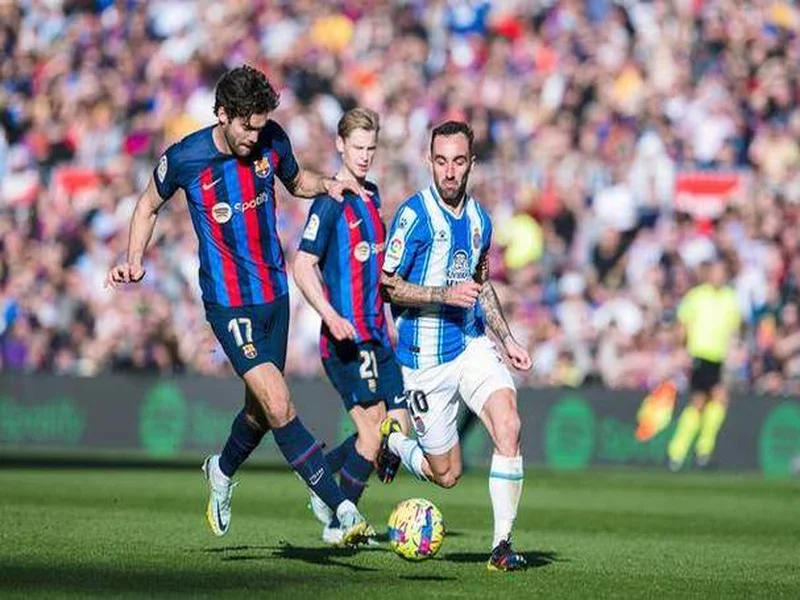 比利亚:西班牙有很多球员能胜任9号位;我非常欣赏小蜘蛛